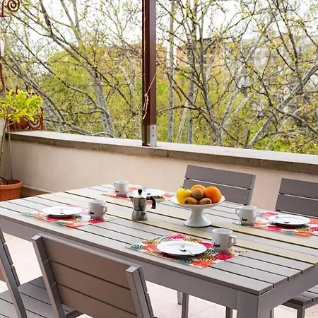 Lungotevere Testaccio Rooftop * 로마